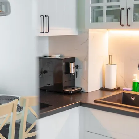 Blue Sky Z Basenem Letnim By Holidaysun Appartamento