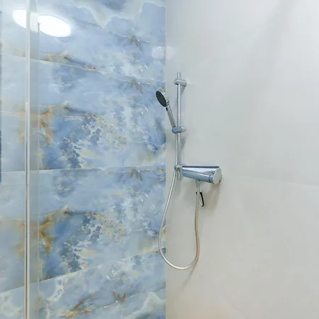 Blue Sky Z Basenem Letnim By Holidaysun * Sianozety