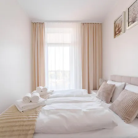 Blue Sky Z Basenem Letnim By Holidaysun Sianozety